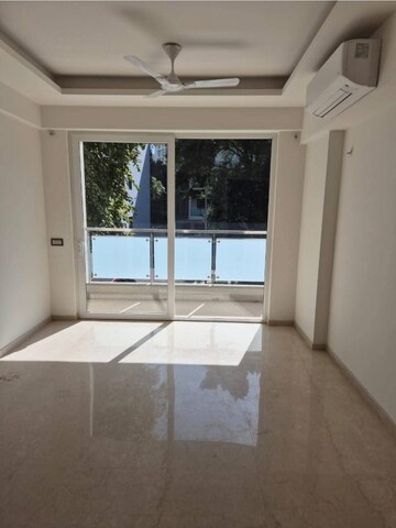 Room in 2 BHK Builder Floor at Signature Global City, Sector 37d – for Sale
