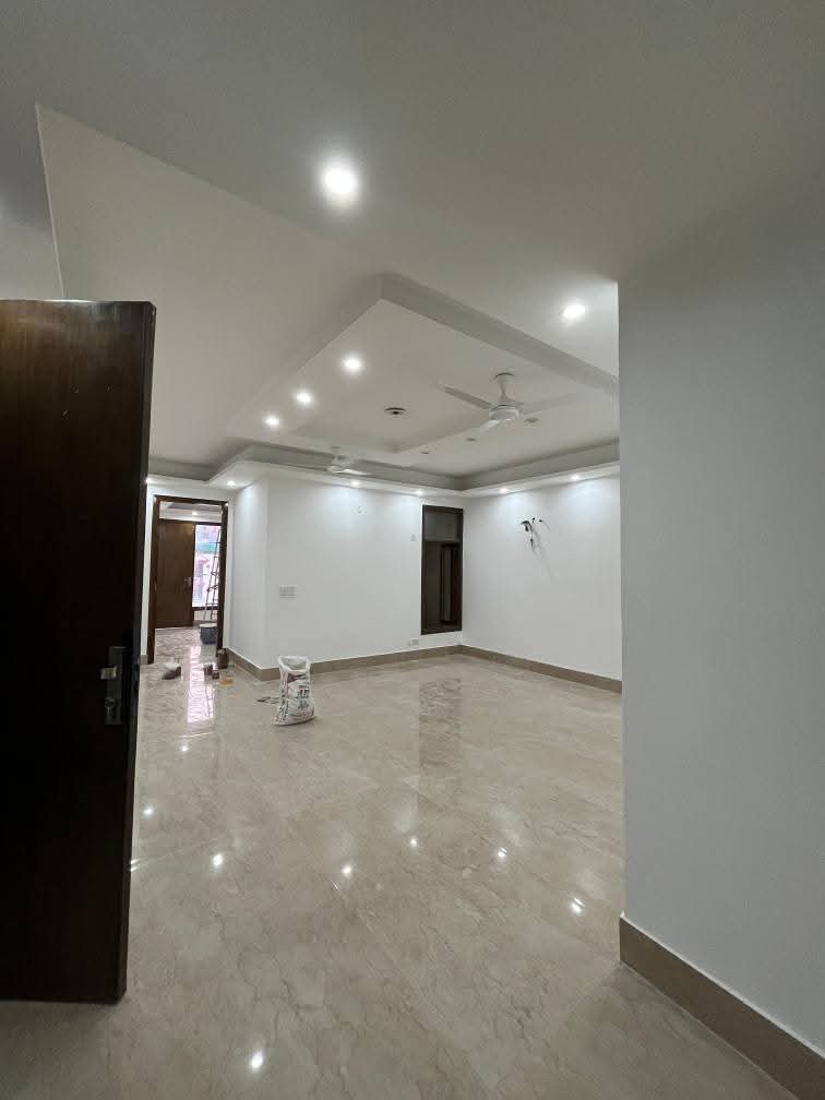 3 BHK + Servant Room Apartment For Rent in Palm Residency Chhatarpur