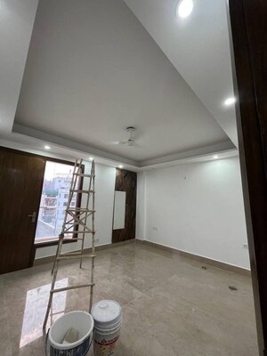 Room in 3 BHK Apartment at Palm Residency Chhatarpur, Chattarpur – for Rent