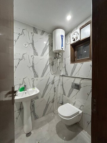 Bathroom in 3 BHK Apartment at Palm Residency Chhatarpur, Chattarpur – for Rent