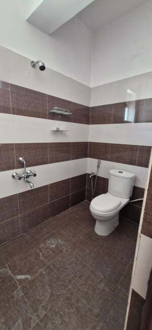 Master Bedroom in 2 BHK Builder Floor at Kondapur – for Rent