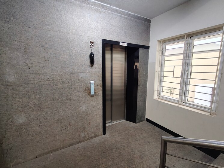 Room, mylapore Commercial Office Space in IT/SEZ 11500 Sq.Ft. In Mylapore Chennai 9217174