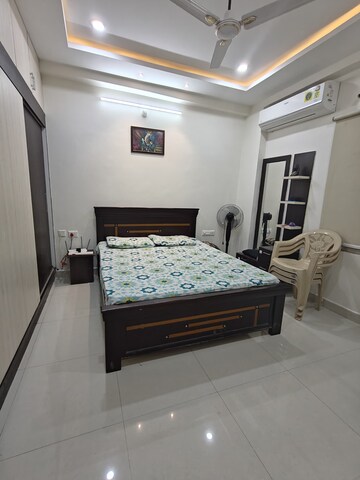 Bedroom in 2 BHK Builder Floor at Kondapur – for Rent