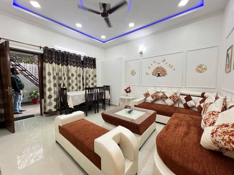 Living Room, palm-residency-chhatarpur 3 Bedroom 1350 Sq.Ft. Apartment In Chattarpur Delhi 9217183
