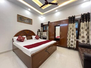 Bedroom in 3 BHK Apartment at Palm Residency Chhatarpur, Chattarpur – for Rent