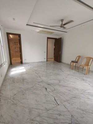 Room in 3.5 BHK Apartment at Panchsheel Park – for Rent