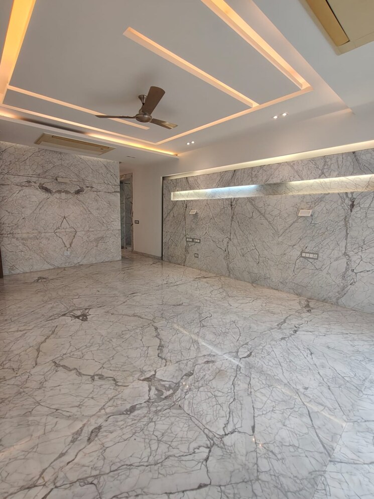 Room, panchsheel park 3.5 Bedroom 3200 Sq.Ft. Apartment In Panchsheel Park Delhi 9217202