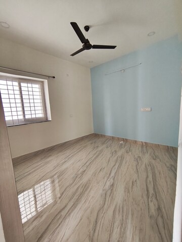 Room in 2 BHK Builder Floor at Nallagandla – for Rent
