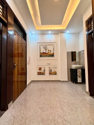 Bedroom in 6+ BHK Villa at Safdarjung Enclave – for Rent