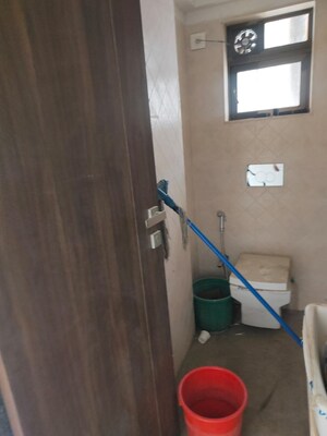 Furnished Amenities in 2 BHK Apartment at Bhoomi Midas, Kurla – for Rent