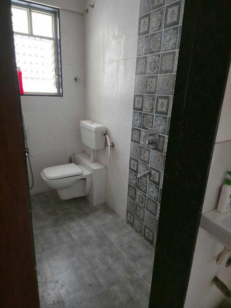 Bathroom, wh-vrindavan 2 Bedroom 1100 Sq.Ft. Apartment In Bavdhan Pune 9217248