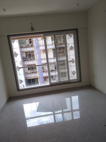 Room in 3 BHK Apartment at Aashiana Towers CHS, Borivali West – for Rent