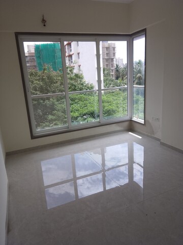 Room in 3 BHK Apartment at Aashiana Towers CHS, Borivali West – for Rent