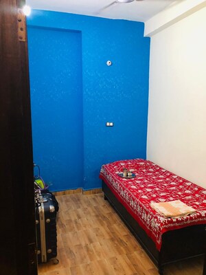 Bedroom in 6+ BHK Villa at South Extension ii – for Rent