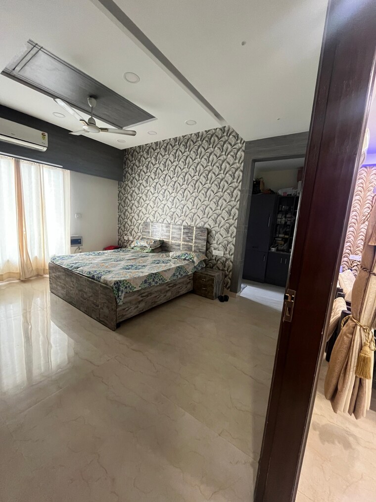 Bedroom, sector 28 4 Bedroom 350 Sq.Yd. Builder Floor In Sector 28 Faridabad 9217289