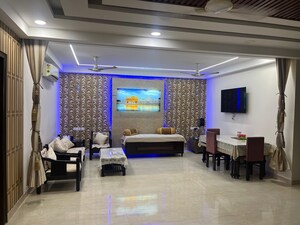 Parking in 4 BHK Builder Floor at Sector 28 – for Sale