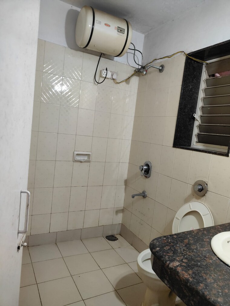 Bathroom, windsor-garden-enclave 2 Bedroom 1050 Sq.Ft. Apartment In Vasant Vihar Thane 9217305
