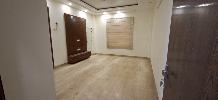 Room, naraina 4 Bedroom 309 Sq.Yd. Builder Floor In Naraina Delhi 9217287