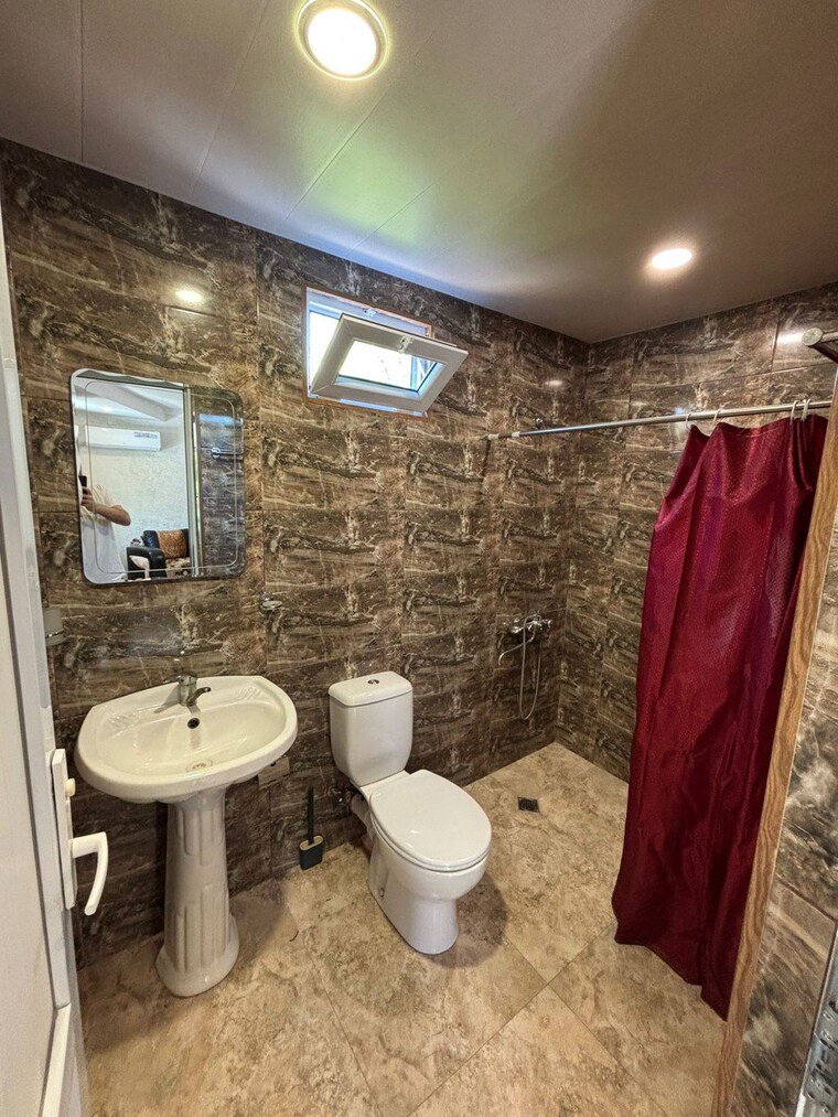 Bathroom, uttam nagar 3 Bedroom 100 Sq.Yd. Independent House In Uttam Nagar Delhi 9217309