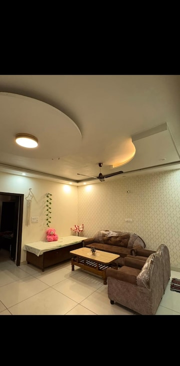 Team Area in 2 BHK Apartment at Surya Towers Zirakpur, Lohgarh – for Rent