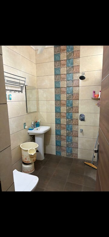 Bathroom in 3 BHK Builder Floor at Shiva Enclave Zirakpur, Patiala Road – for Rent