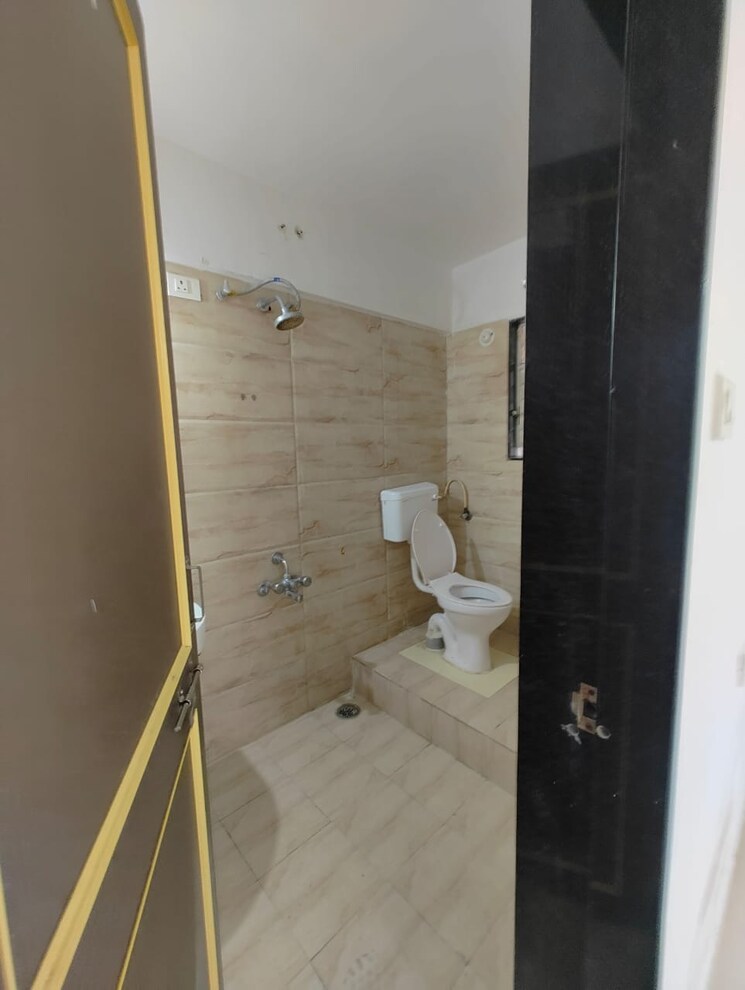 Bathroom, abhinav-pebbles-urbania 2 Bedroom 800 Sq.Ft. Apartment In Bavdhan Pune 9217356