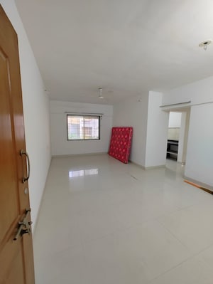 Room in 2 BHK Apartment at Abhinav Pebbles Urbania, Bavdhan – for Rent