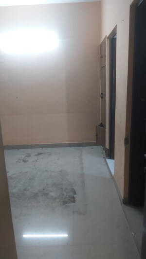 Room in 2.5 BHK Apartment at Mayur Vihar – for Sale
