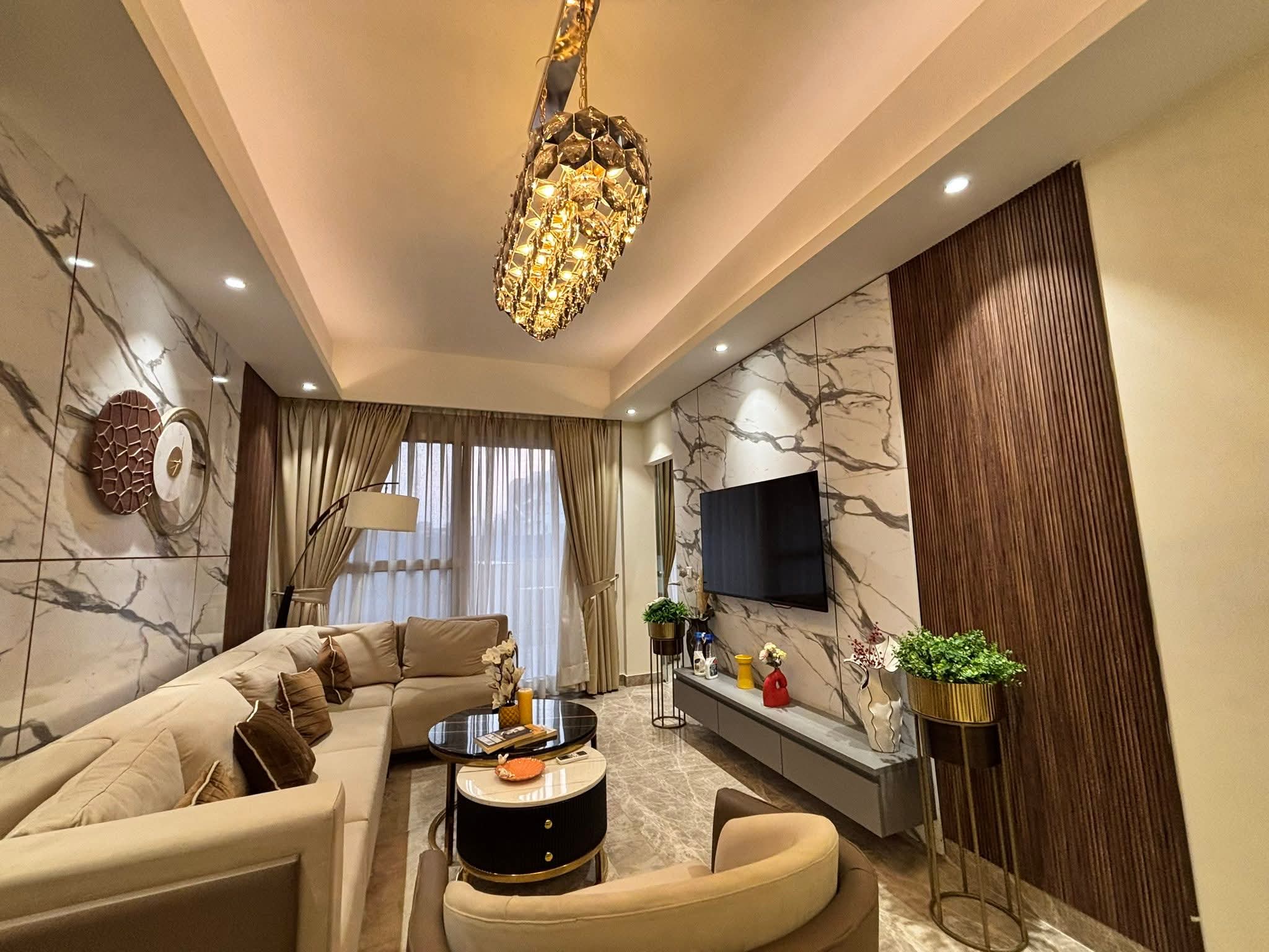 4 BHK + Extra Room 2500 Sq.Ft. Builder Floor in Orchid Ivy Floors