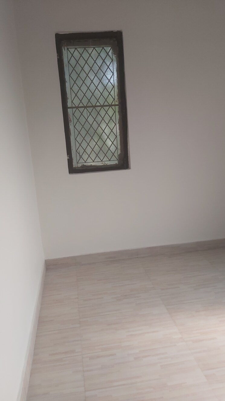 Room, mayur vihar 1.5 Bedroom 550 Sq.Ft. Apartment In Mayur Vihar Delhi 9217390