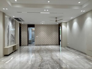 Room in 4 BHK Builder Floor at Sushant Lok 2, Sector 57 – for Sale