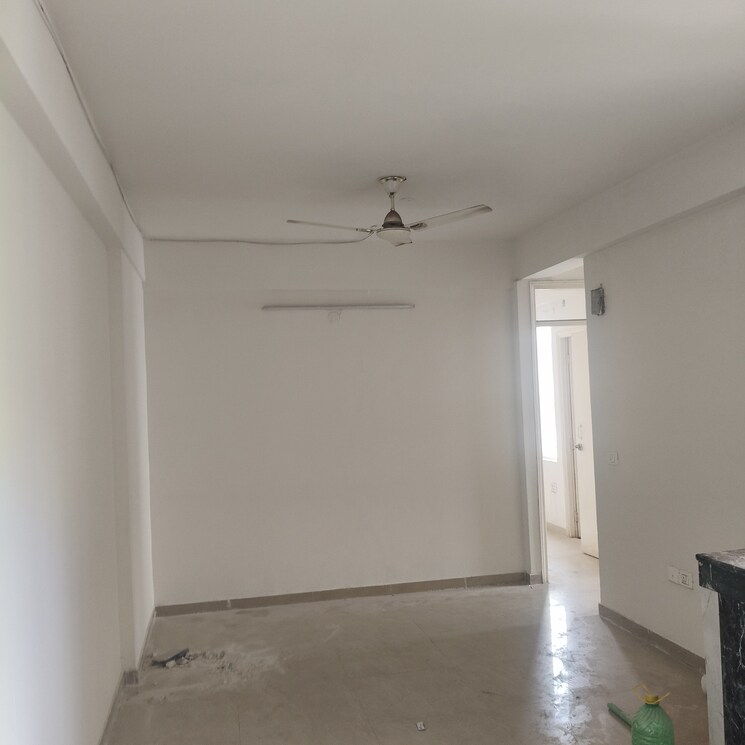 Room, rof-aalayas 2 Bedroom 535 Sq.Ft. Apartment In Sector 102 Gurgaon 9217411