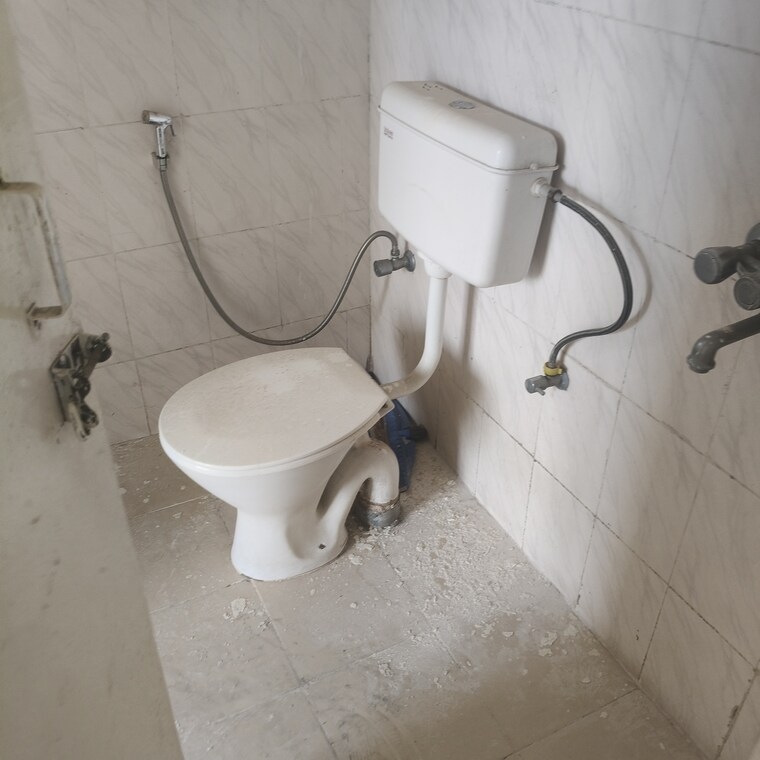 Bathroom, rof-aalayas 2 Bedroom 535 Sq.Ft. Apartment In Sector 102 Gurgaon 9217411