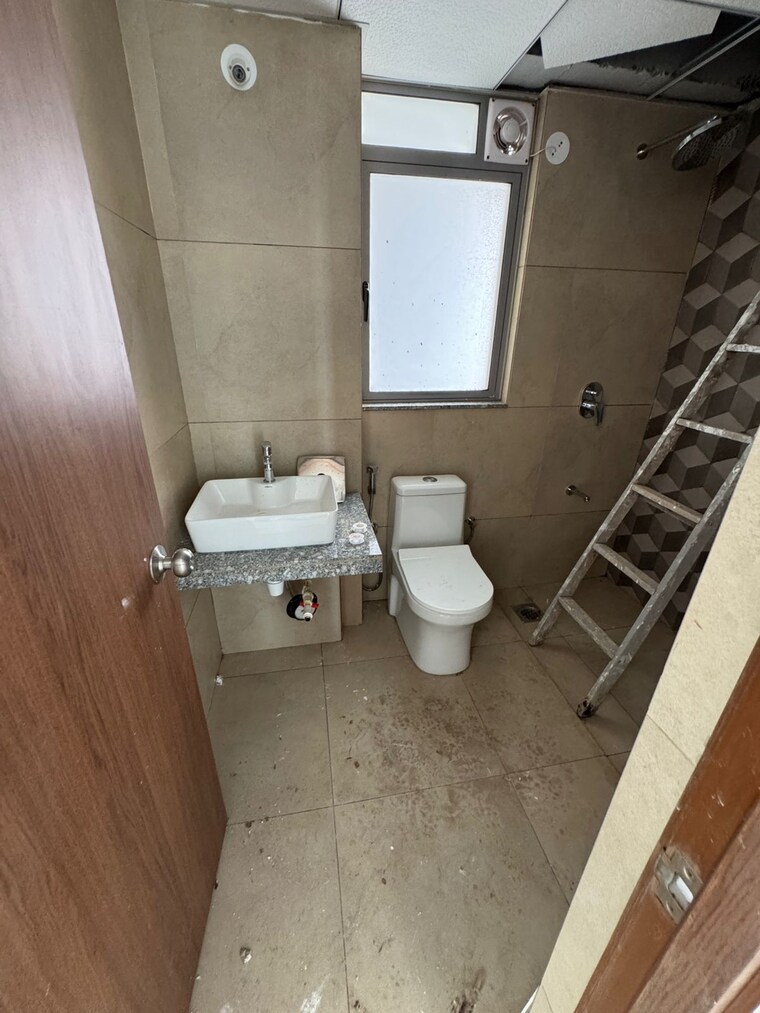 Bathroom, kalpataru-immensa 3 Bedroom 996 Sq.Ft. Apartment In Kolshet Road Thane 9217409