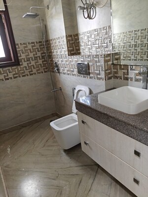 Bathroom in 4 BHK Apartment at Unitech South City 1, South City 1 – for Rent