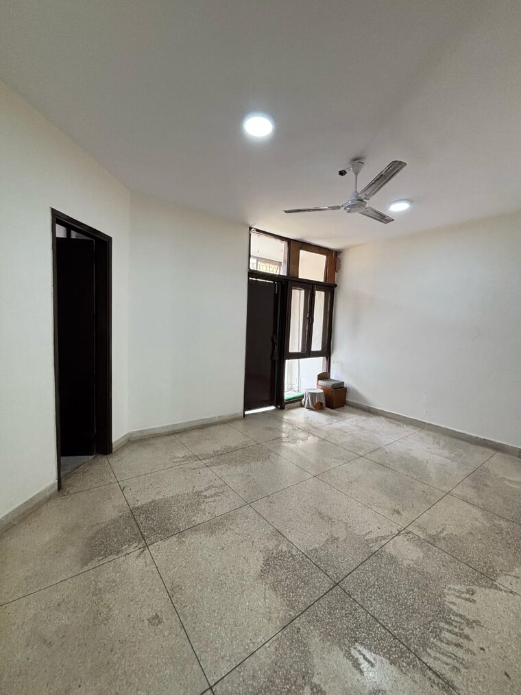 Room, ss-southend-floors 3 Bedroom 1500 Sq.Ft. Apartment In South City 2 Gurgaon 9217426