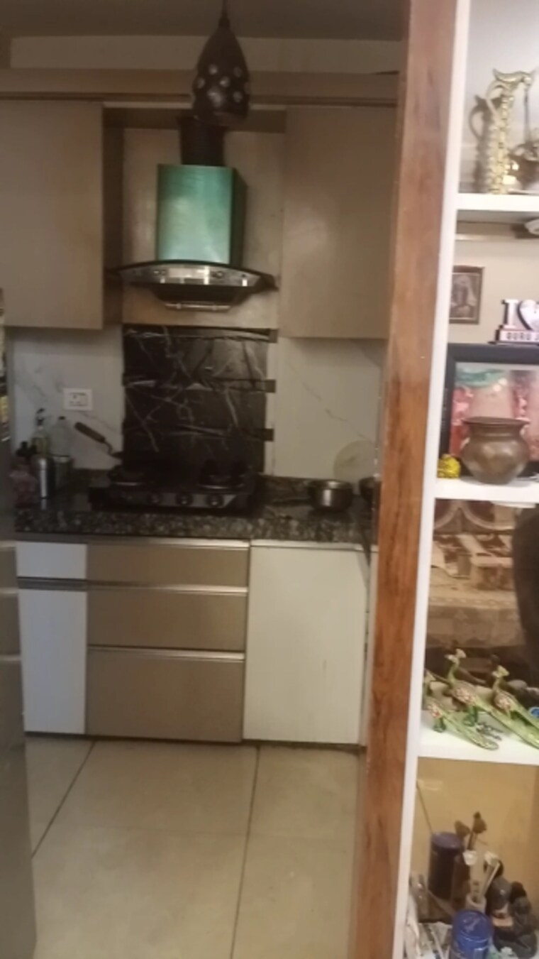 Kitchen, dwarka sector 16 3.5 Bedroom 900 Sq.Ft. Builder Floor In Dwarka Sector 16 Delhi 9217440