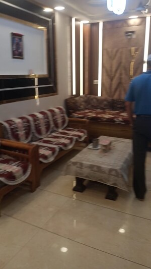 Living Room in 3.5 BHK Builder Floor at Dwarka Sector 16 – for Sale