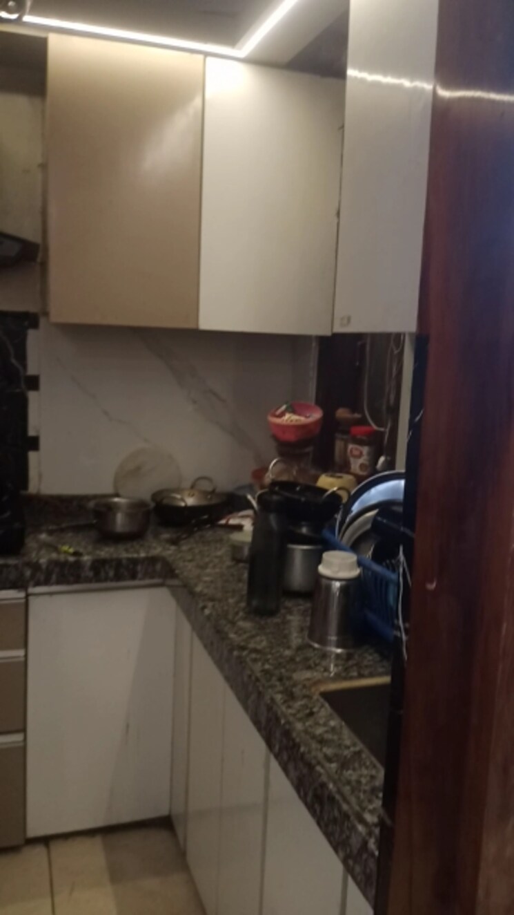 Kitchen, dwarka sector 16 3.5 Bedroom 900 Sq.Ft. Builder Floor In Dwarka Sector 16 Delhi 9217440