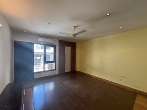 Room in 4 BHK Builder Floor at Saket – for Rent