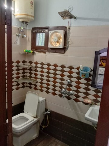 Bedroom in 2 BHK Builder Floor at Ansal Palam Triangle, Palam Vihar Extension – for Rent