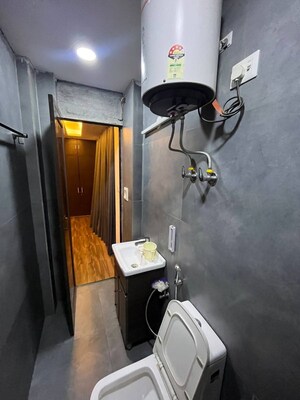 Master Bedroom in 3 BHK Builder Floor at Vasant Kunj – for Rent