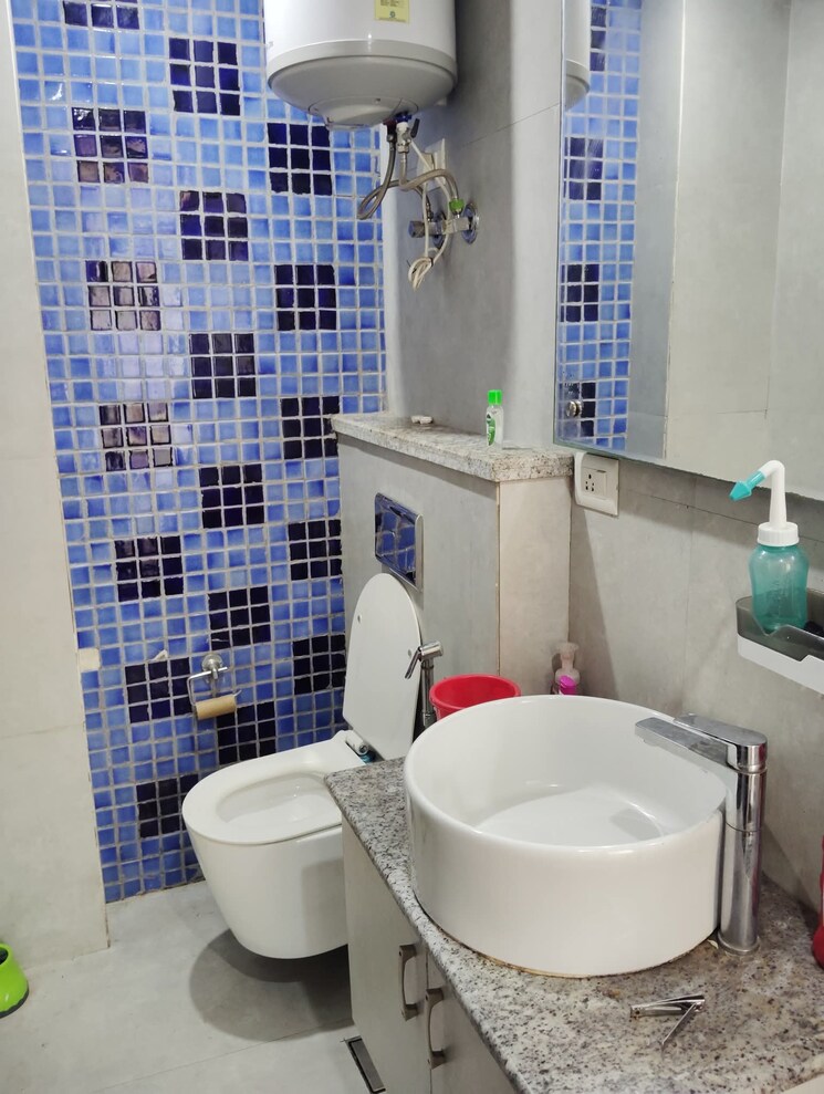 Bathroom, malviya nagar 3 Bedroom 2200 Sq.Ft. Builder Floor In Malviya Nagar Delhi 9217459