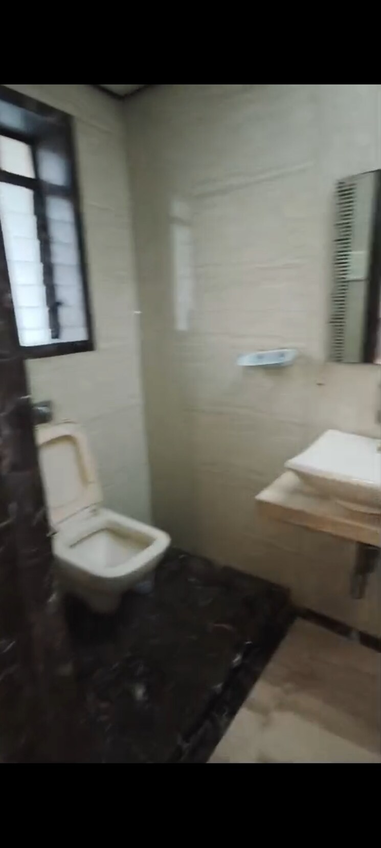 Bathroom, krishnamai-apartments 3 Bedroom 1100 Sq.Ft. Apartment In Worli Mumbai 9217468