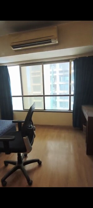 Room in 3 BHK Apartment at Mahindra Lifespaces Belvedere Court, Mahalaxmi – for Rent
