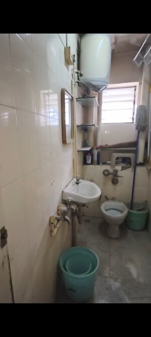 Bathroom in 3 BHK Apartment at Mahindra Lifespaces Belvedere Court, Mahalaxmi – for Rent