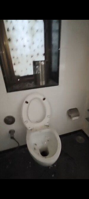 Bathroom in 3 BHK Apartment at Mahindra Lifespaces Belvedere Court, Mahalaxmi – for Rent