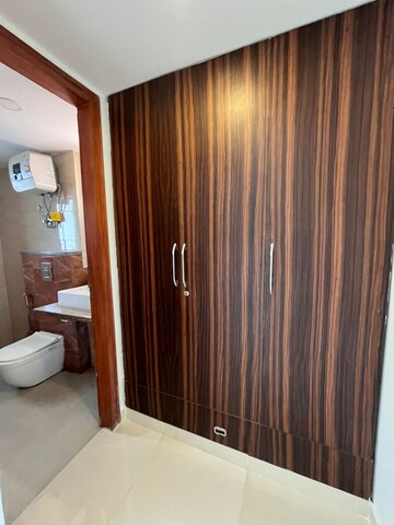 Furnished Amenities in 3 BHK Builder Floor at Sushant Lok I – for Rent