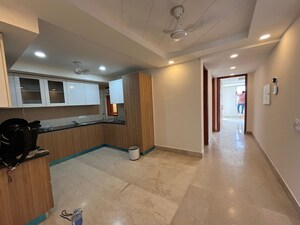 Room in 3 BHK Builder Floor at Sushant Lok I – for Rent