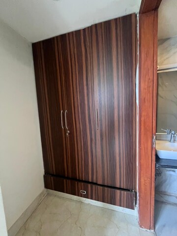 Furnished Amenities in 3 BHK Builder Floor at Sushant Lok I – for Rent